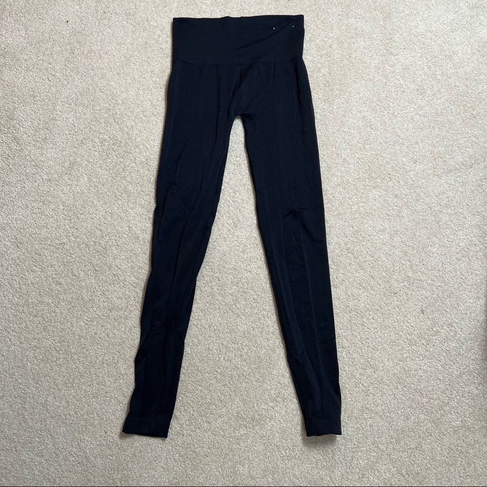 Small black buttery leggings never worn